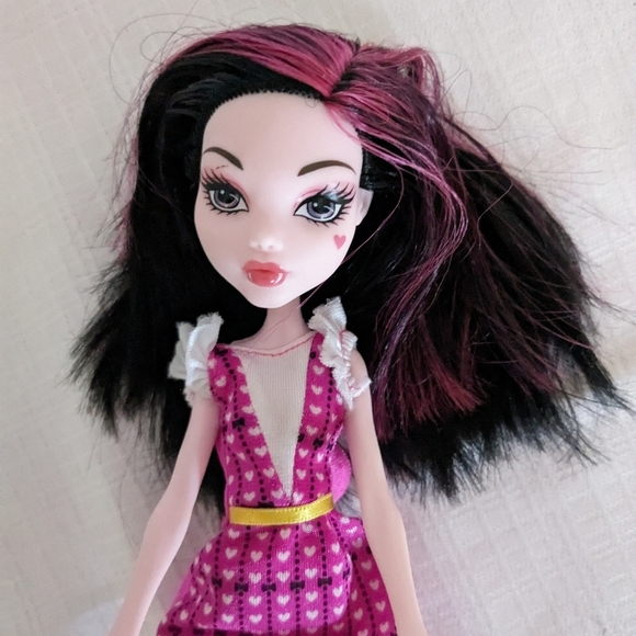 Monster High DracuLaura Doll 2008 Mattel Budget Basic - Picture 4 of 6